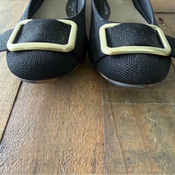 Rothy’s The Emblem Flat in Black w/ Gold Buckle - 7 - Picture 7 of 7